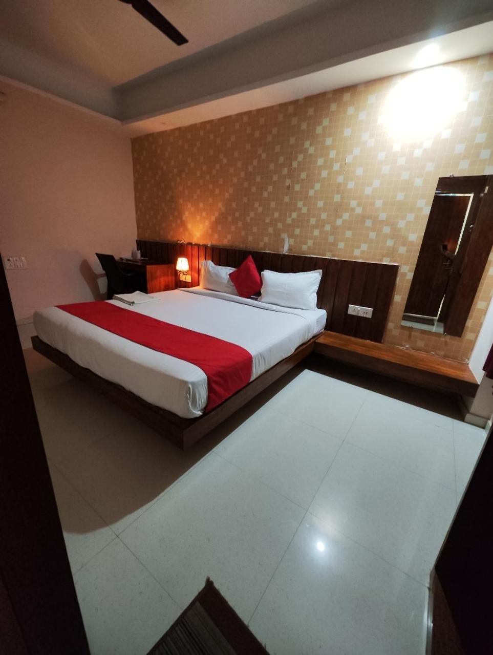 Hotel Rudraksha Inn Deoghar Kültér fotó