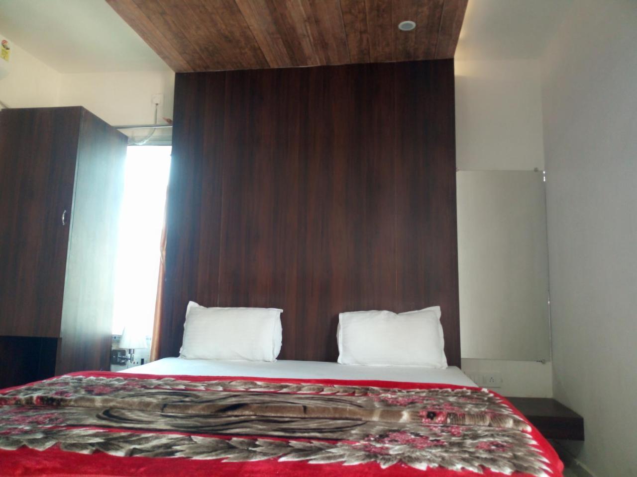 Hotel Rudraksha Inn Deoghar Kültér fotó